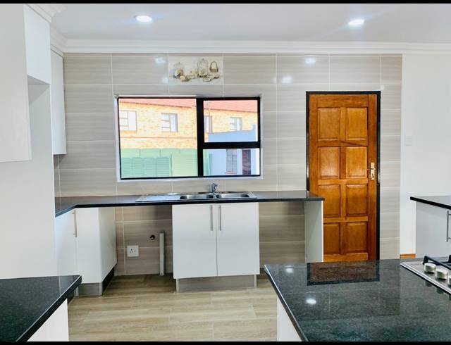 3 BEDROOM HOUSE FOR SALE IN HEIDELBERG CENTRAL
